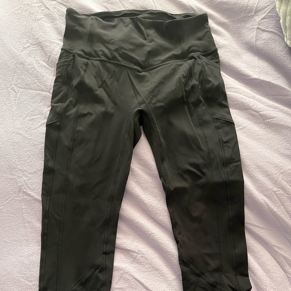 LULULEMON WOMENS SIZE 10 leggings 25”